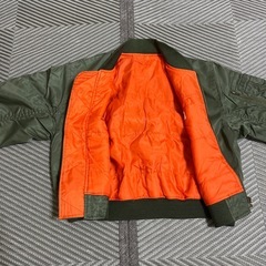 UNIQLO ブルゾンの画像