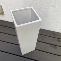 【終了】植木鉢　白　スタイリッシュ　の画像