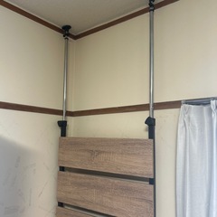 美品　突っ張り式　ウォールラックの画像