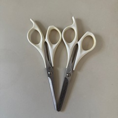 ヘアカット用ハサミ2つセットの画像