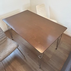 テーブル、イスセットの画像