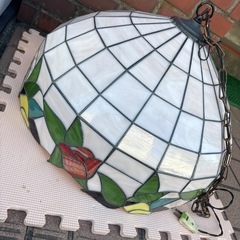 ステンドガラス柄ペンダントライト　ジャンク品の画像
