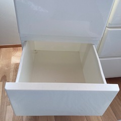 チェスト４段　２つセットの画像