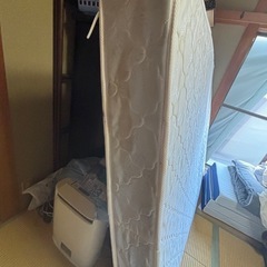 ダブルサイズのマットレスの画像