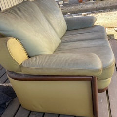 ソファ　2人掛け　黄色　本革　の画像