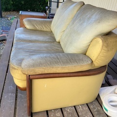 ソファ　2人掛け　黄色　本革　の画像