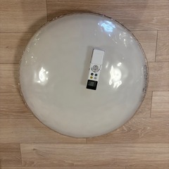 調光可能シーリングライト（3台あります）の画像