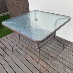 ガーデンテーブル　ガラス天板の画像