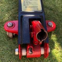 2t フロアージャッキ　ガレージジャッキ　油圧ジャッキ　6000円→3000円の画像