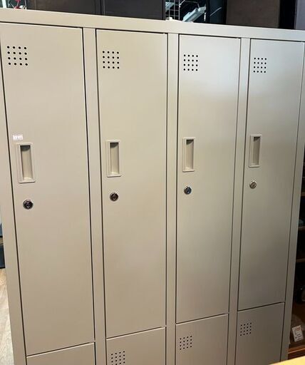 【リサイクルストアスターズ城西店】 【中古品】8人用ロッカー