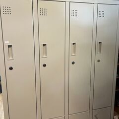 【リサイクルストアスターズ城西店】 【中古品】8人用ロッカーの画像