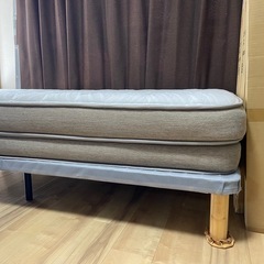 マットレス(ニトリNスリープ)とベッドフレームの画像