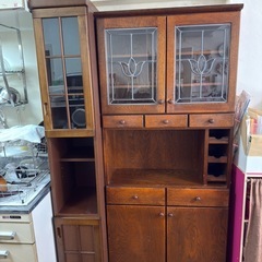 木製　食器棚の画像