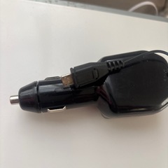 車用充電器の画像
