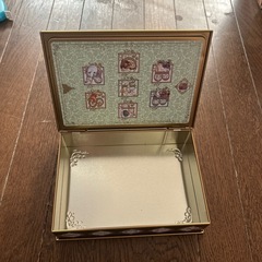 【決まりました】美女と野獣　缶の画像