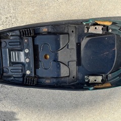 ヤマハ　SR400 純正シート　の画像