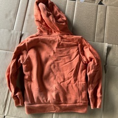 ユニクロ子供用パーカー130センチ　古着の画像