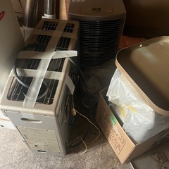 煙突式
コロナ灯油ストーブや灯油缶 の画像