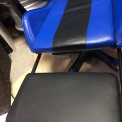 ゲーミングチェア、ブルーの画像