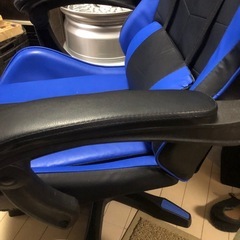 ゲーミングチェア、ブルーの画像