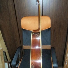 YAMAHA FG-200D 檄鳴り 外観の ラッカー塗装の劣化による模様ありの画像