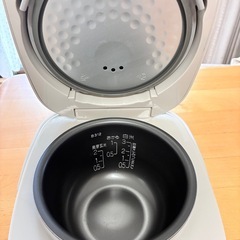 象印　3合炊き炊飯器の画像