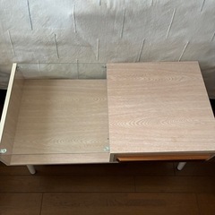 お洒落な
テーブルの画像