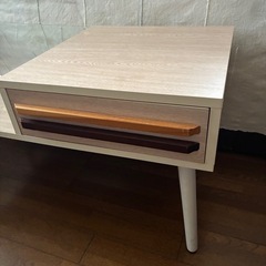 お洒落な
テーブルの画像