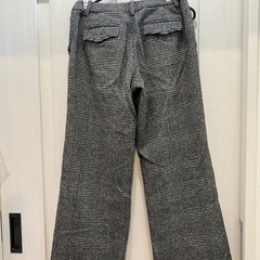 厚手のスラックスの画像