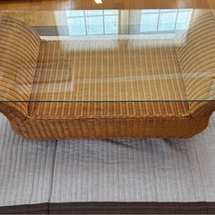 ナチュラル♪ カーブが可愛い！天然素材◾️ガラス天板×籐ラタンテーブル 籐家具の画像