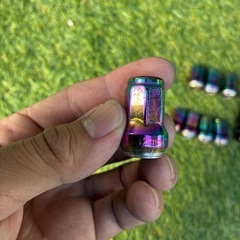 ホイールナットの画像