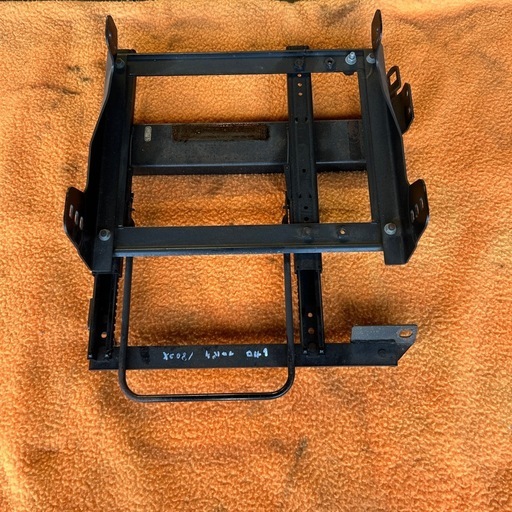 シルビア180sx運転席シートレール