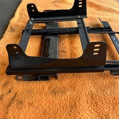 シルビア180sx運転席シートレールの画像