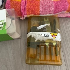 雑貨まとめうり　工具セット　貯金箱　ソーイングセット　日傘　ペットカバーろうそくの画像