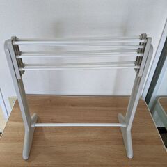 タオルハンガーラックの画像