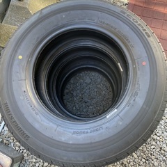 ハイエース　新車外し　タイヤ4本の画像