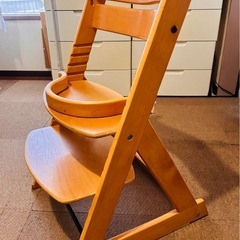 お子様の成長に寄り添うベビー&キッズ　ハイチェア　高さ調整可能です。の画像