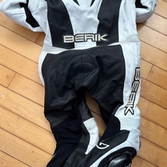 ベリック　レーシングスーツ　56 MFJ
の画像