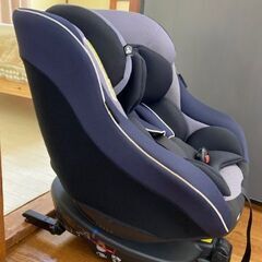 ★無料配達★ カトージ Joie チャイルドシート アーク360°（ブラック&ネイビー）新生児～18kg（4歳頃）中古の画像