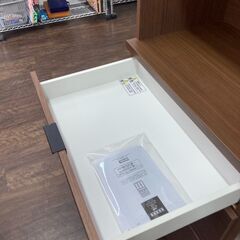 【リユ-スのサカイ広島石内店】ジモティ割！3枚扉オ-プンボード/クリ-ニング済み/HG-7748/広島市 家具　佐伯区 家具　南区 家具　西区 家具　東区 家具　中区 家具　安佐南区 家具　安佐北区 家具　安芸区 家具　府中町 家具　海田町 家具　熊野町 家具　坂町 家具　廿日市市 家具			 			の画像