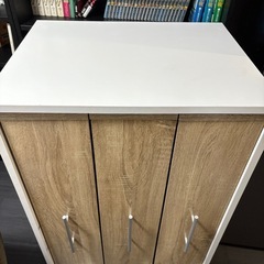 引き出し式本棚の画像