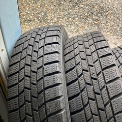 スタッドレスタイヤの画像