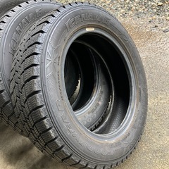 スタッドレスタイヤの画像