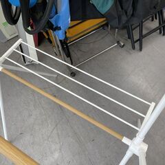 ニトリ ポール伸縮 X型物干し 洗濯物干し 物干し ハンガーラック 札幌市手稲区の画像