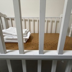 日本製 ベビーベッド 「エリーゼ」 ホワイト　ベッドガード付の画像
