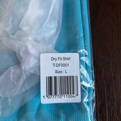 Wolt  インナージャケット２着とTシャツ１着の画像