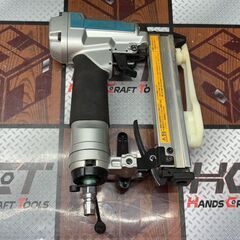 【中古】マキタ Makita AT425AK エアタッカ 常圧【ハンズクラフト佐賀】の画像