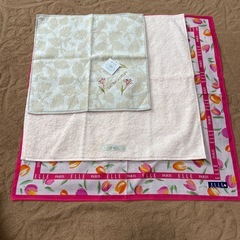 ローラアシュレイ、ELLE、CHARLE  ハンカチセット
の画像