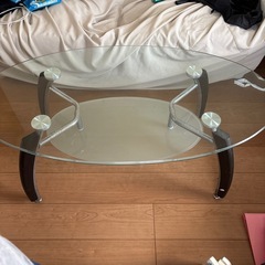 ガラスローテーブルの画像
