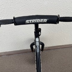 キックバイク　ストライダー  ブラックの画像